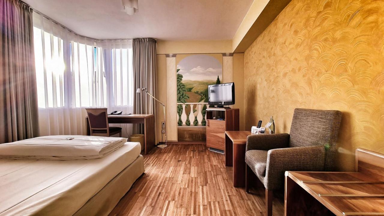Hotel Restaurant Felix Bensheim Ngoại thất bức ảnh